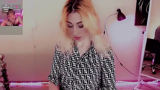 AnnieGOld  online show from February 2025 11:03:01 PM