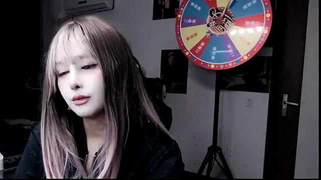Snapshot of candy_cola chatting on February 2025 01:34:01 AM candy cola online show from February 2025 01:34:01 AM
