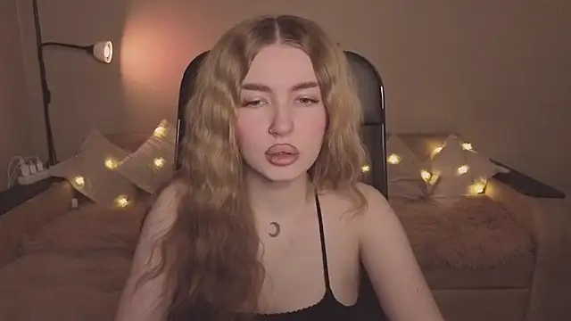 ViolettaLopez online show from February 2026 04:36:01 PM