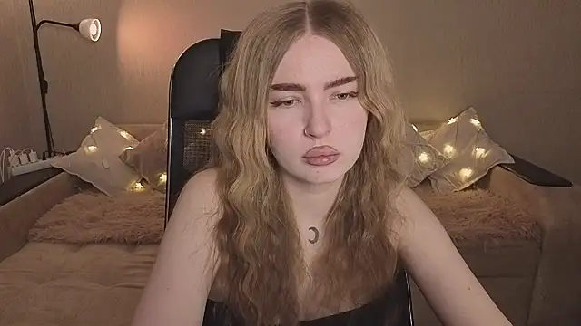 ViolettaLopez online show from February 2026 04:15:02 PM