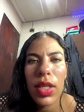 Snapshot of roman_and_jessie chatting on October 2025 04:32:01 AM roman and jessie online show from October 2025 04:32:01 AM