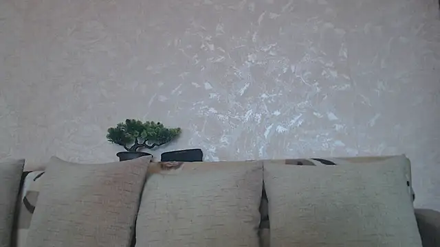Amy August online show from May 2026 09:06:01 AM