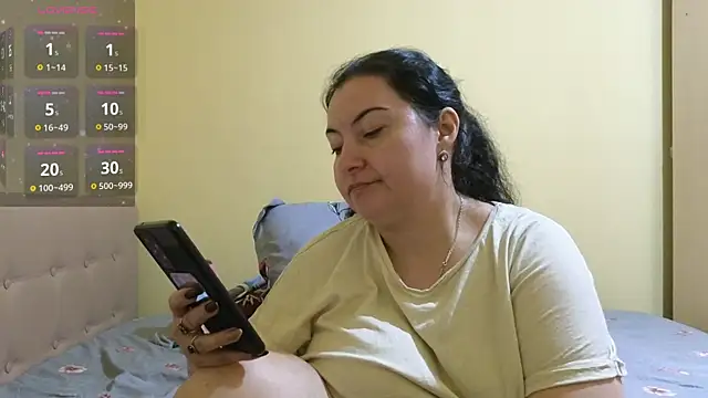 BBW MILF 4U online show from February 2025 11:01:02 AM