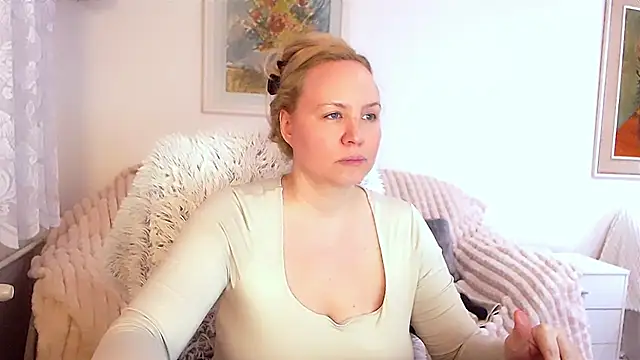 Sarah4you online show from February 2025 09:35:02 PM