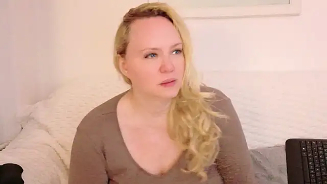 Sarah4you online show from November 2025 08:51:01 PM