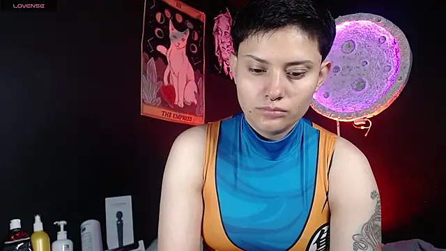 girl intense444 online show from April 2026 01:23:01 PM