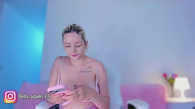 Snapshot of bella_adams_ chatting on November 2025 12:02:01 AM bella adams online show from November 2025 12:02:01 AM