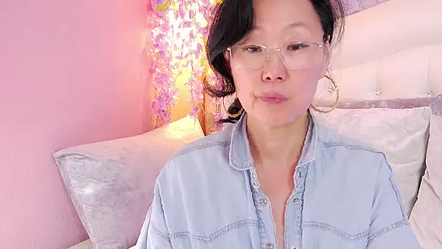 Asian legs online show from May 2026 10:11:02 AM