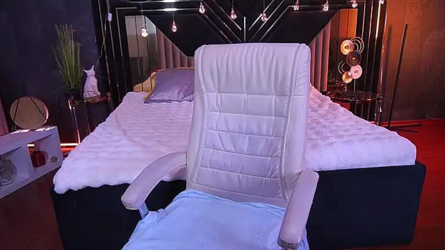 LittleShyy online show from February 2026 02:12:02 PM