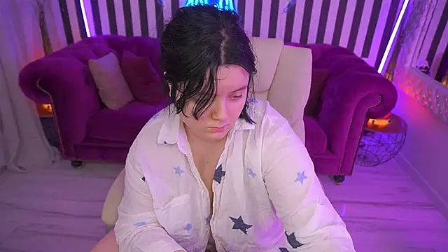 LittleShyy online show from June 2026 12:53:02 PM