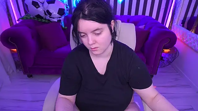 LittleShyy online show from July 2026 12:42:02 PM