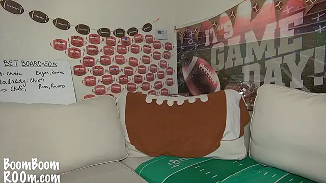 Snapshot of boomboomr00m chatting on January 2025 06:53:02 PM boomboomr00m online show from January 2025 06:53:02 PM