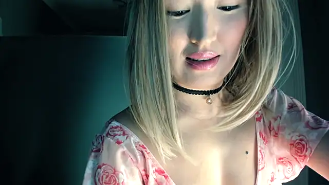 Snapshot of kimisun01 chatting on March 2026 01:04:02 PM kimisun01 online show from March 2026 01:04:02 PM