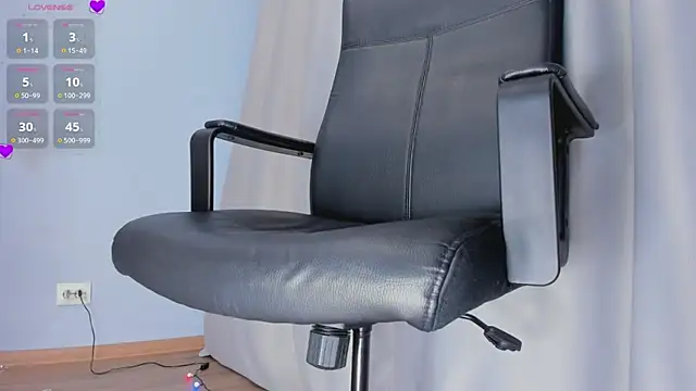 Snapshot of queen_carly chatting on December 2024 04:05:02 PM queen carly online show from December 2024 04:05:02 PM