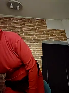 Snapshot of _Horny_milf_ chatting on February 2025 02:21:01 AM Horny milf online show from February 2025 02:21:01 AM