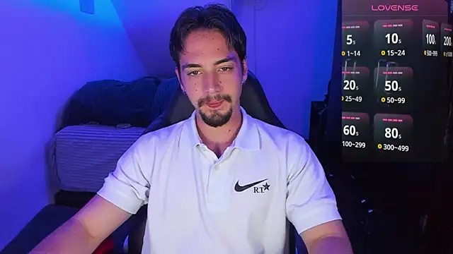 Snapshot of Alex_smith00 chatting on February 2025 11:26:02 PM Alex smith00 online show from February 2025 11:26:02 PM