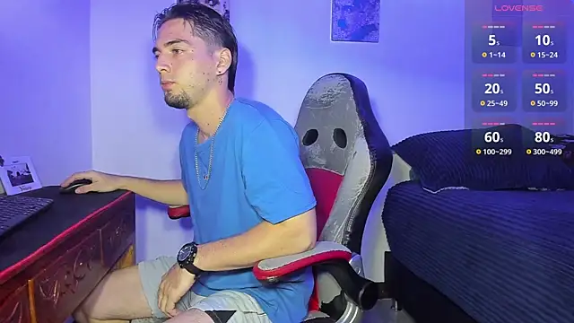 Snapshot of Alex_smith00 chatting on October 2025 11:05:01 PM Alex smith00 online show from October 2025 11:05:01 PM