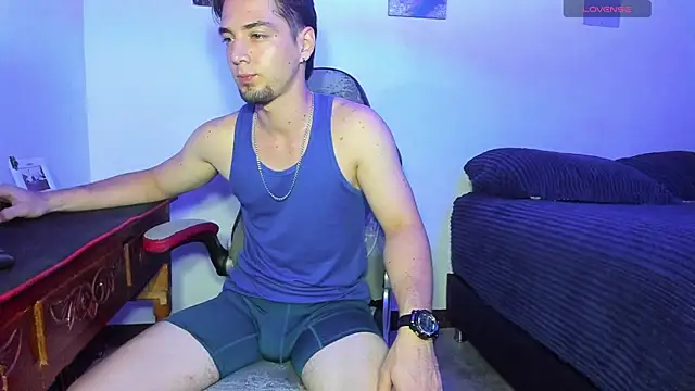 Snapshot of Alex_smith00 chatting on October 2025 02:36:02 AM Alex smith00 online show from October 2025 02:36:02 AM