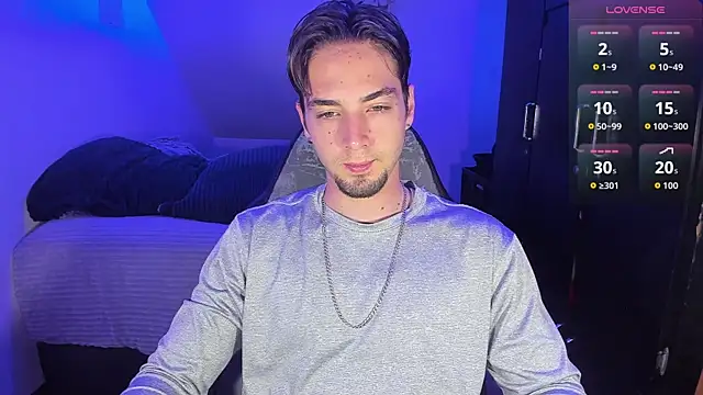 Snapshot of Alex_smith00 chatting on December 2025 09:32:01 PM Alex smith00 online show from December 2025 09:32:01 PM