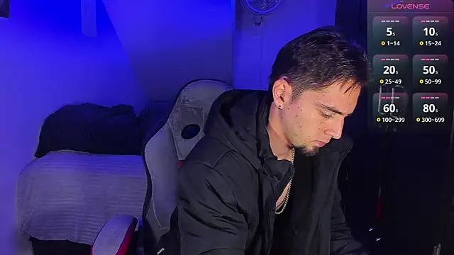 Snapshot of Alex_smith00 chatting on January 2026 11:10:01 PM Alex smith00 online show from January 2026 11:10:01 PM