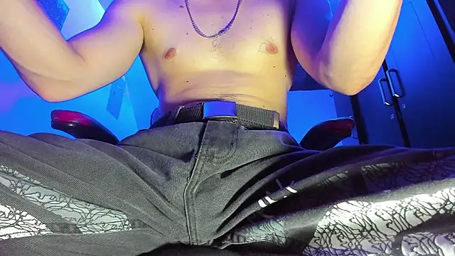 Snapshot of Alex_smith00 chatting on February 2026 06:36:02 PM Alex smith00 online show from February 2026 06:36:02 PM