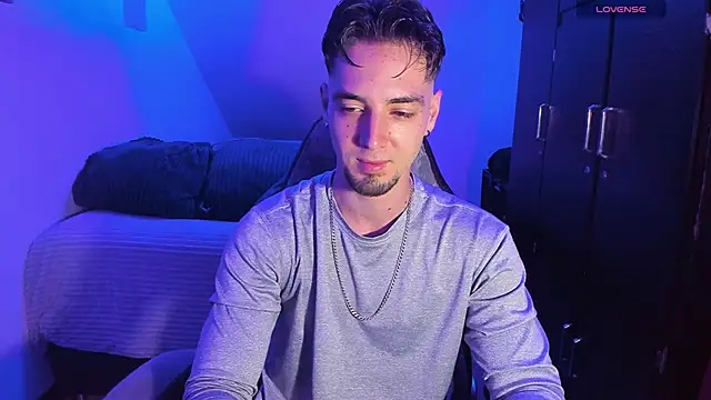 Snapshot of Alex_smith00 chatting on February 2026 04:47:02 PM Alex smith00 online show from February 2026 04:47:02 PM