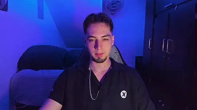 Snapshot of Alex_smith00 chatting on February 2026 11:13:01 PM Alex smith00 online show from February 2026 11:13:01 PM