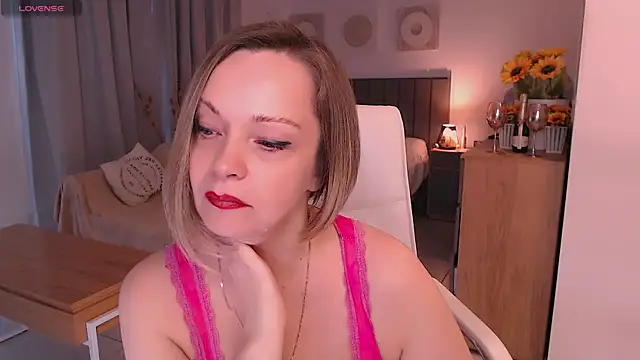 Tilly Eliot online show from July 2026 08:39:01 PM