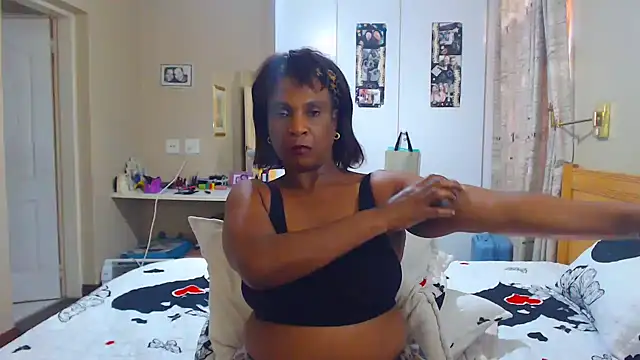 Snapshot of Hotgrannyx chatting on February 2025 12:34:01 PM Hotgrannyx online show from February 2025 12:34:01 PM