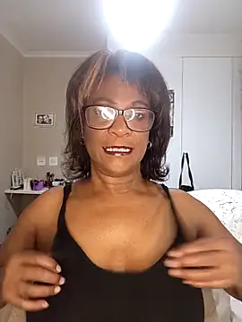 Snapshot of Hotgrannyx chatting on September 2025 06:02:02 AM Hotgrannyx online show from September 2025 06:02:02 AM