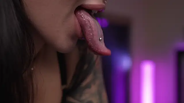 GirlGogo online show from September 2025 10:02:01 PM