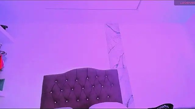 alysson 18 online show from September 2025 01:14:02 PM