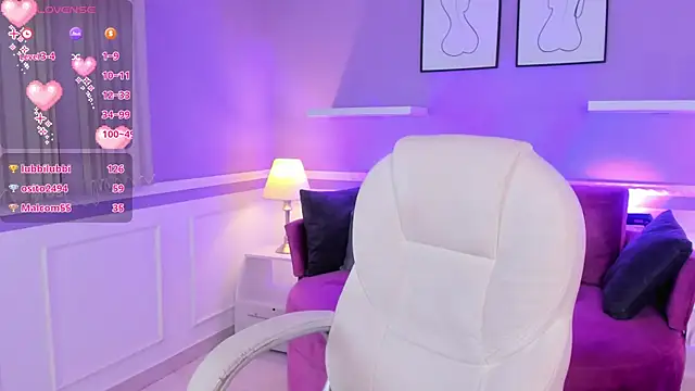 MaddyWattson online show from December 2024 01:00:02 AM