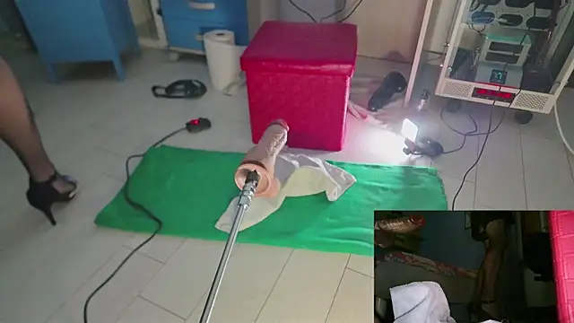 Snapshot of Sissy-Boys chatting on January 2025 06:43:01 PM Sissy-Boys online show from January 2025 06:43:01 PM