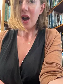 Snapshot of TopsyWilde chatting on January 2025 01:09:01 PM TopsyWilde online show from January 2025 01:09:01 PM