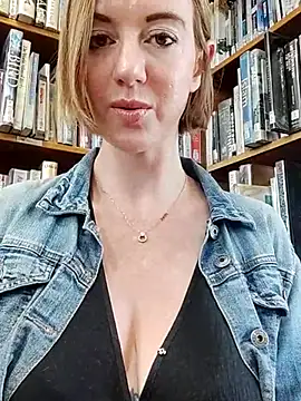 Snapshot of TopsyWilde chatting on February 2025 08:48:02 AM TopsyWilde online show from February 2025 08:48:02 AM