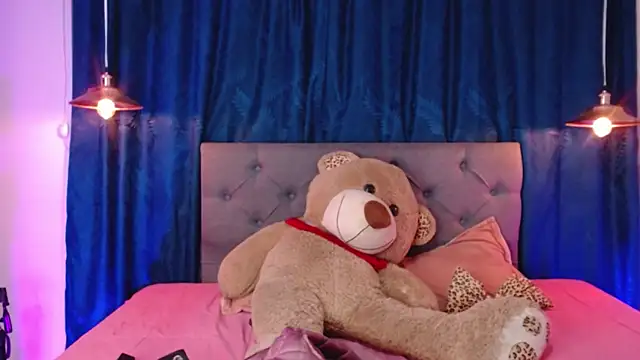 Snapshot of sarah_lovesu chatting on October 2025 03:24:02 PM sarah lovesu online show from October 2025 03:24:02 PM