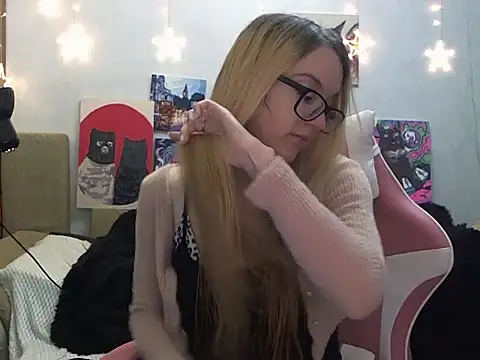 SecretSophia online show from September 2025 06:42:02 PM