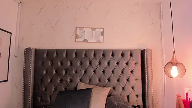 Kim Blane online show from October 2025 03:48:02 AM