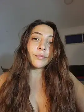 Snapshot of VickyHoult chatting on May 2026 11:24:02 PM VickyHoult online show from May 2026 11:24:02 PM