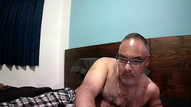 Snapshot of PhillDrake11 chatting on January 2026 01:41:01 AM PhillDrake11 online show from January 2026 01:41:01 AM