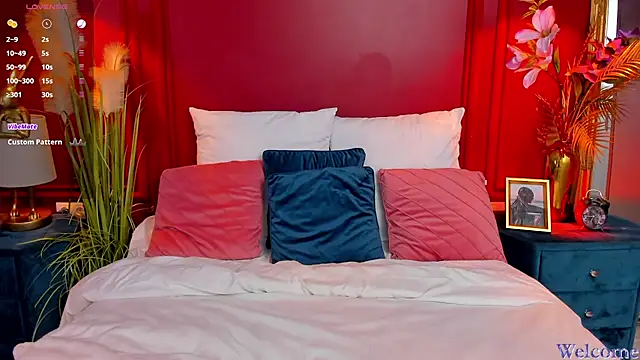 Snapshot of MiaMuse chatting on February 2025 08:14:02 PM MiaMuse online show from February 2025 08:14:02 PM