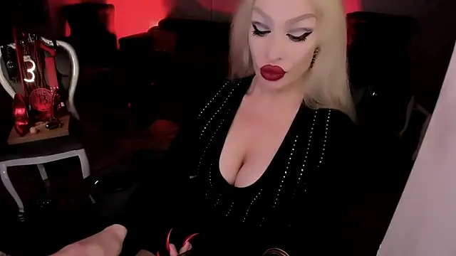 Snapshot of GreedyFinDom chatting on December 2025 06:33:02 AM GreedyFinDom online show from December 2025 06:33:02 AM