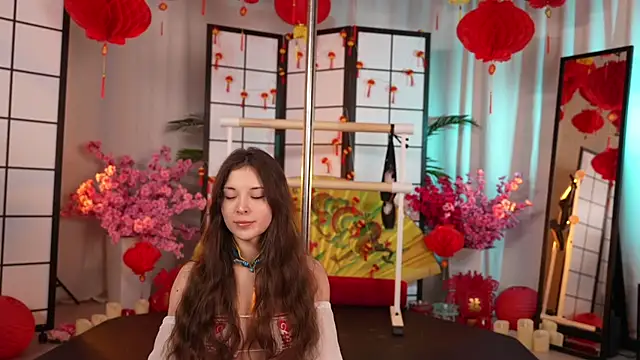 Snapshot of KittyCaitlin chatting on February 2025 08:24:01 PM KittyCaitlin online show from February 2025 08:24:01 PM