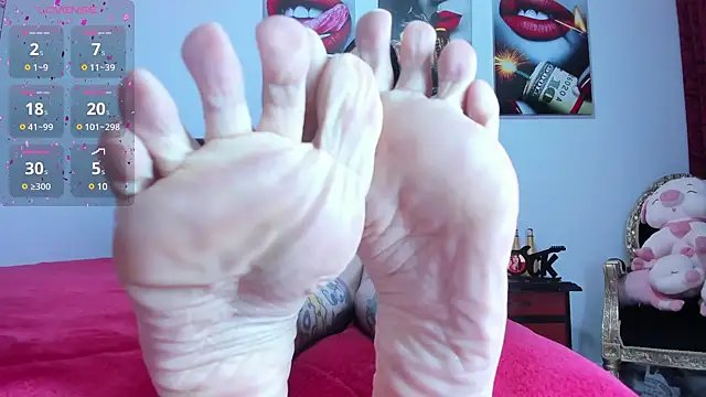 Snapshot of Taraa_Fox chatting on December 2024 03:36:01 PM Taraa Fox online show from December 2024 03:36:01 PM