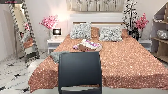 Snapshot of CharmedDoll chatting on September 2025 12:30:01 PM CharmedDoll online show from September 2025 12:30:01 PM