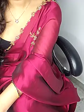 Snapshot of aliyaah_singh chatting on February 2026 06:17:01 PM aliyaah singh online show from February 2026 06:17:01 PM