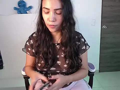 Snapshot of cutie_and_slutty chatting on October 2025 04:01:02 AM cutie and slutty online show from October 2025 04:01:02 AM