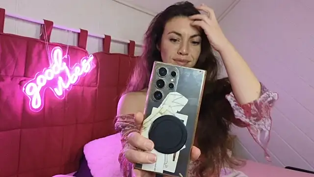 TiffanyDollxxx online show from February 2026 09:44:01 PM