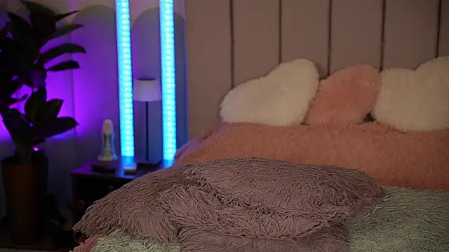 VickySecret96 online show from February 2026 06:01:01 PM